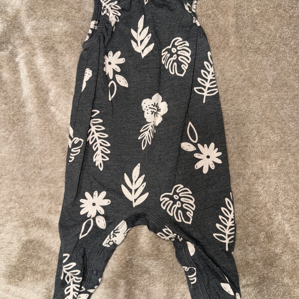 3-6 month Colorful Baby Rompers Set - Picture 5 of 8